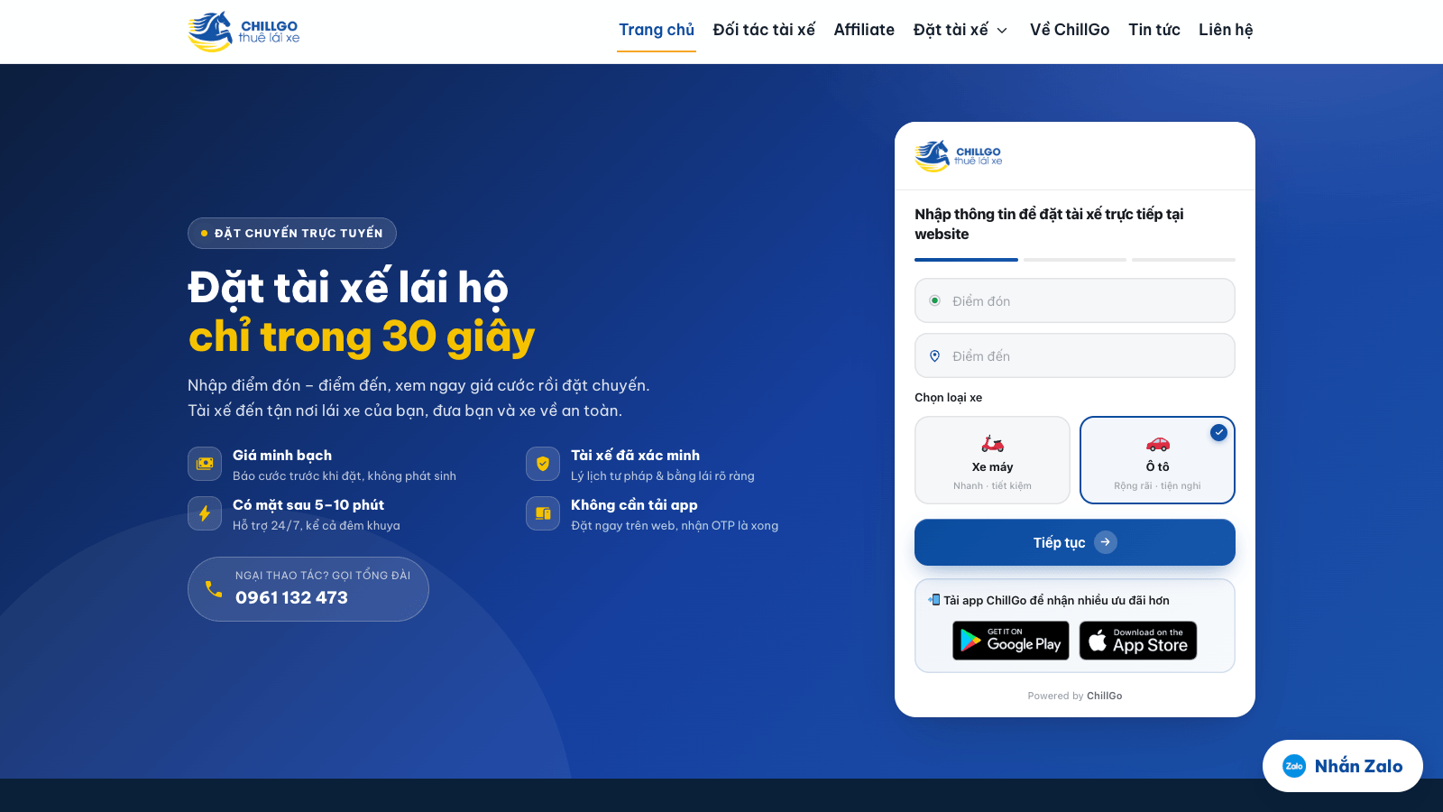 Blue booking page headlined “Đặt tài xế lái hộ chỉ trong 30 giây” with a pickup and drop-off form and a vehicle-type picker.